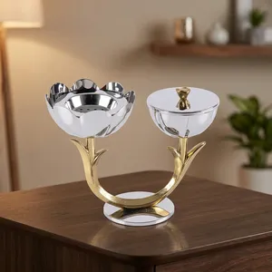 Juego de incensarios de plata y oro con cuencos en forma de tulipán, tallos dorados curvos y base metálica redonda para fragancias - Product Image 6