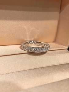 แหวนเพชรโมอิสซาไนต์ทรงกลมแบบเต็มวง ดีไซน์สร้างสรรค์ ตัวเรือนเงินแท้ 925 สไตล์โมเดิร์น ของขวัญสำหรับวันเกิดและงานปาร์ตี้ - Product Image 4