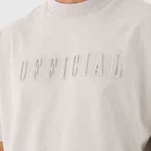 Conjunto de Camiseta y Pantalones Cortos para Hombre, Color Marfil, Estilo Profesional, Ropa Casual de Calle, Conjunto de Camiseta OEM ODM Sialkot Pakistán Venta al por Mayor - Product Image 4