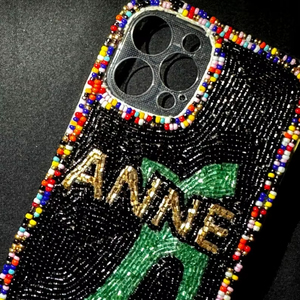 Breloques tendance faites à la main en alliage, personnalisables, durables et imperméables, breloques élégantes perlées pour sacs fourre-tout par Glowin Fashion - Product Image 1