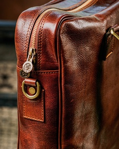 Nueva Llegada: Bolsas de Cuero para Portátil de Color Personalizado, Fabricación de Bolsas de Cuero para Portátil Hechas a Medida con Etiqueta Privada - Product Image 6