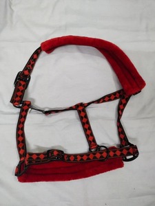 Harnais de cheval synthétique de haute qualité, couleur rouge, réglable, avec fourrure, disponible au prix direct usine - Product Image 1