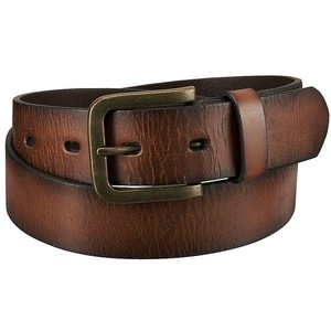 Elegante Cinturón de Cuero con Hebilla Resistente de Divine International - Product Image 3