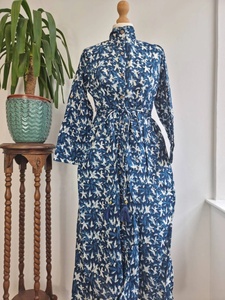 Vestido floral verde de longitud media de algodón puro, elegante, cómodo, estampado de bloques indios, botón informal transpirable para ropa de día de verano - Product Image 5