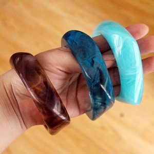 Bracelets en résine de style urbain, design moderne, faits à la main, prix d'usine en gros - Product Image 6