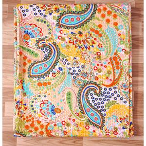 Couvre-lits Kantha ethniques vintage de luxe faits à la main par un fabricant indien, couvre-lits Kantha en coton cousus à la main, couvre-lits patchwork pour la maison - Product Image 6