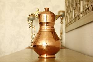 Carafe et pichet à eau en cuivre de style arabe vintage avec couvercle, carafe et bouilloires décoratives en cuivre martelé, service à thé traditionnel - Product Image 3