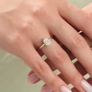 Anillo de Boda de Plata de Ley 925 con Baño de Rodio Dorado, Diseño Sencillo, Corte Ovalado, VVS1 GRA, Moissanita, para Mujer - Product Image 6