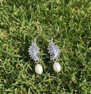 Pendientes de Perlas de Agua Dulce, Pendientes de Plata de Ley 925, Pendientes con Diseño de Hoja Único, Pendientes Colgantes Hechos a Mano al Mejor Precio por el Proveedor - Product Image 2