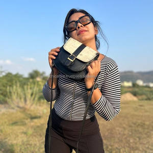 Meilleure vente sac à bandoulière pour femme en cuir de vachette cheveux faits à la main sac à main en cuir véritable occidental fabricant sacs à main en cuir - Product Image 2