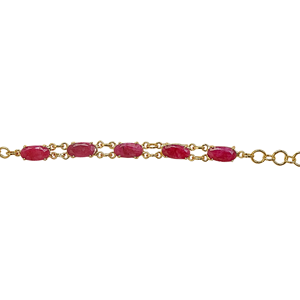 Pulsera de Latón Reciclado Sostenible, Chapada en Oro de 18K, con Gema Roja Ovalada Facetada, Joyería Elegante para Mujer - Product Image 1