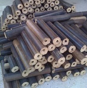 Briquettes de biomasse 2026 en chêne, frêne, pin et bouleau – Haute valeur calorifique, écologiques, combustible solide renouvelable pour chaudières, chauffage industriel et énergie - Product Image 1