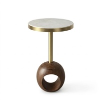Table d'appoint ronde en bois tendance 2026 avec bordure en laiton, design contemporain, mobilier de salon