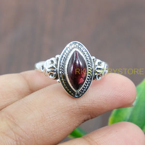 Bague en grenat rouge de qualité supérieure, argent sterling 925, bague statement, design artisanal, bague en pierre précieuse, bijoux en grenat, cadeau de Noël - Product Image 6