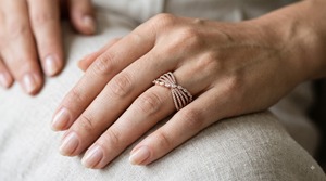 Anillo de lazo cruzado Marquise de varias filas, moderno, de oro rosa de 14K, con diamantes cultivados en laboratorio, banda de boda, chapado en rodio, joyería OEM personalizada - Product Image 4