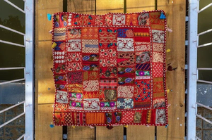 Coussins de sol bohèmes, housse de coussin décorative, housse de coussin patchwork en sari - Product Image 5