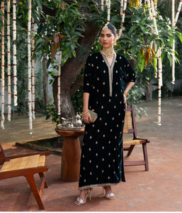 Kaftán de Terciopelo Bordado de Lujo – Disponible en Colores Personalizados – Abaya Bordada a Mano al por Mayor - Product Image 6