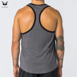 Camiseta deportiva de cuello redondo, estilo moderno con ribetes negros, tela ligera, fácil de usar, precio al por mayor, nueva llegada, a la moda. - Product Image 3