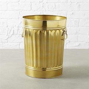 Le design solide de ce poubelle à déchets incroyablelement robuste en fait de l'un des meilleurs choix pour les cuisines commerciales et les environnements industriels. - Product Image 6