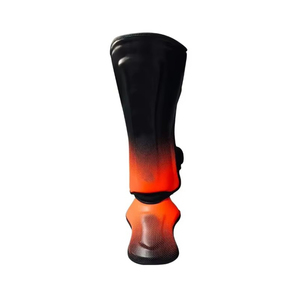Protège-tibias réglables en cuir noir et orange avec fermeture auto-agrippante pour la boxe, le MMA et le Muay Thai – Équipement de protection unisexe léger - Product Image 2