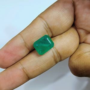 Émeraude octogonale verte de 7,75 carats provenant de Zambie, pierre précieuse non montée - Product Image 1