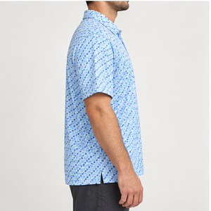 Camisa Polo Trackstar para Hombre, Azul Claro, con Estampado Geométrico de Puntos, Manga Corta, Cuello con Botones, Estilo Casual para Golf, con Logotipo Personalizado - Product Image 2
