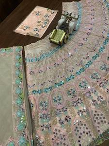Lehenga Choli de Novia de Lujo con Bordado de Espejo Rosa para Mujer, Lehenga de Boda Rosa Pastel de Diseñador con Bordado Intenso - Product Image 4