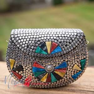 Women's <b>Gold</b>-Plated Beaded Shell <b>Clutch</b> <b>Bag</b> Satin Lining Colorful Gemstone Decoration Chain Strap Evening Handbag 1L Capacity - Product Image 5