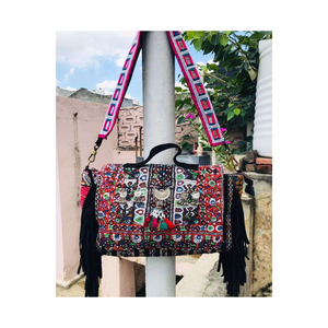 Pochette Boho en soie brodée avec diamant perlé et strass sac à main de soirée peint à la main pour les occasions formelles - Product Image 5