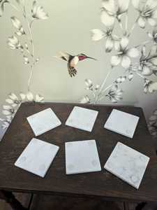 Ensemble de 6 dessous-de-verre carrés en marbre blanc gris marbré, 4 pouces, avec coussinets en feutre, décoration de table - Product Image 2