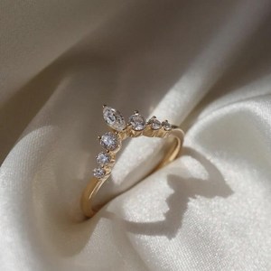 Anillo de cinco piedras de moissanita con corte marquesa y redondo, chapado en oro rosa sobre plata de ley 925, perfecto para propuesta de matrimonio para ella. - Product Image 3