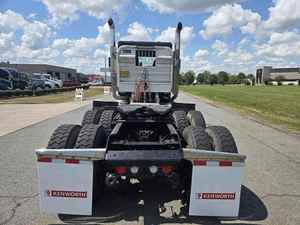Camión Semirremolque Kenworth W900 Cummins GX 2024 en Perfecto Estado | Tractor | Camiones - Product Image 2