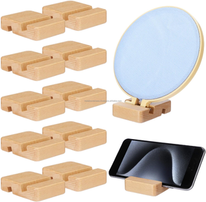 Support de Cerceau à Broderie Moderne Fait Main et Durable avec Base en Bois pour l'Affichage et la Décoration du Point de Croix - Product Image 1