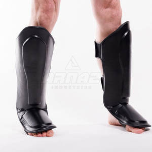 Protector de espinilla resistente con costuras reforzadas y uso duradero, protector de espinilla con forro suave, ajuste seguro y sensación ligera - Product Image 2