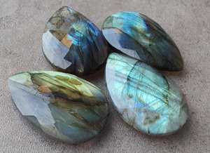 Cuentas de Turmalina Natural con Corte Brillante, Multicolor, Cambio de Color, Tamaño Libre para la Fabricación de Joyas, Gemas Zubeda Rajasthan, Venta al por Mayor - Product Image 3