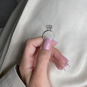 Anillo de Diamante Cultivado en Laboratorio con Corte Esmeralda de 7 Quilates _ Anillo de Compromiso Solitario en Oro de 18K _ Diseño Minimalista Elegante _ Certificado IGI - Product Image 6