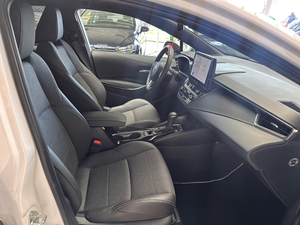 Toyota Corolla Hybride Team D Garantie d'usine jusqu'au 02/2029 Berline hybride d'occasion Économe en carburant Fiable Voiture familiale - Product Image 4
