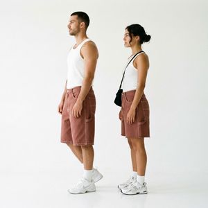 Shorts de Mezclilla Unisex con Corte Relajado y Tela Resistente para Actividades de Verano y Uso Diario - Product Image 2
