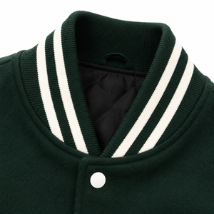 Chaqueta Varsity Unisex Ecológica de Lana de Secado Rápido con Cuello en V, Logotipo Bordado en la Parte Delantera, Patrón 3D, Mangas Completas y Cierre de Botones - Product Image 5