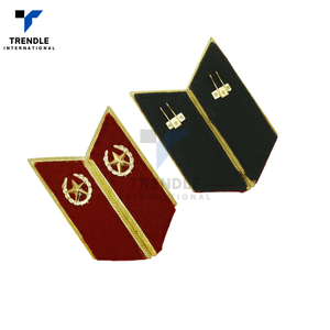 Badge personnalisé OEM à épingler avec broderie en fil d'or, feutre non tissé, épingle de sûreté en PVC souple, écologique, pour vêtements, taille personnalisée - Product Image 4