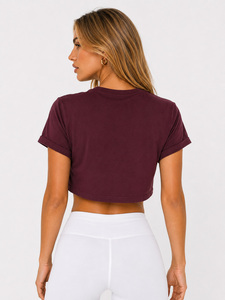 Haut court athlétique en coton pour femme, coupe carrée, couleur unie, manches courtes à revers, col rond – Vente en gros - Product Image 2