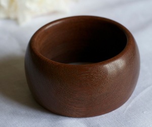 Bracelets en bois imperméables de style traditionnel moderne pour femmes, bijoux en bois de qualité supérieure, conçus pour les looks ethniques avant-gardistes - Product Image 4