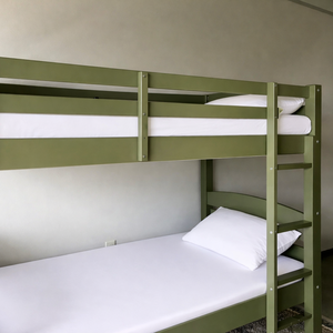 Cama litera minimalista personalizable en verde oliva, muebles de dormitorio de madera personalizados para niños - Product Image 3