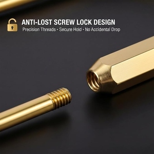 Porte-clés de Noël en laiton doré tendance avec mousqueton à vis et double anneau porte-clés - Product Image 3