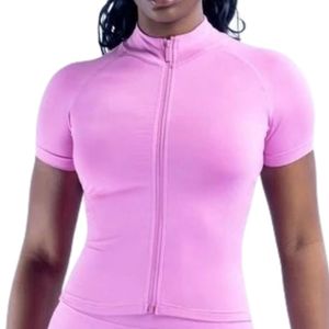 Camiseta deportiva rosa de manga corta con cremallera para mujer, ajustada, para yoga, ropa deportiva, fabricante de ropa deportiva con logotipo personalizado, OEM personalizado - Product Image 5
