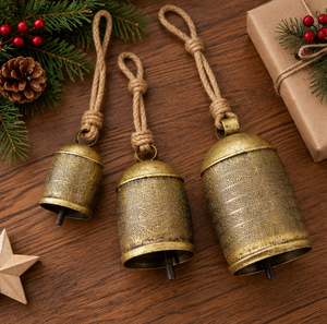 Juego de campanas navideñas de Metal de latón AK de 3 acabados rústicos con campanas colgantes de cuerda Premium para decoración navideña/Decoración de pared - Product Image 1