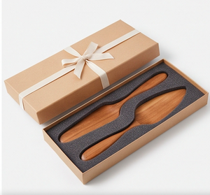 Ensemble de 2 spatules à gâteau et couteau à beurre en bois faites à la main, couleur marron naturel, pour mariage - Product Image 6