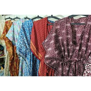 Robe Kaftan d'été en Soie pour Femme, Col Montant, Coton Recyclé, Manches Courtes, Robe de Nuit, Cache-Maillot de Plage, Artisanat Ethnique – Vente en Gros - Product Image 3