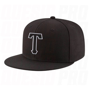 Casquette snapback ajustable noire et blanche personnalisée, broderie durable, style streetwear premium, visière plate, coupe classique pour femme - Product Image 1
