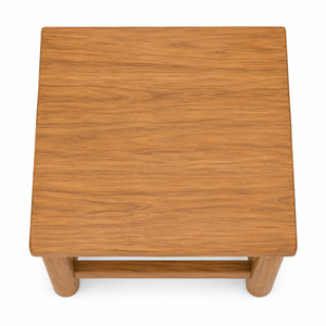 Table d'appoint carrée scandinave en teck massif avec pieds cylindriques – Meuble durable et écologique pour appartement, villa, école - Product Image 2